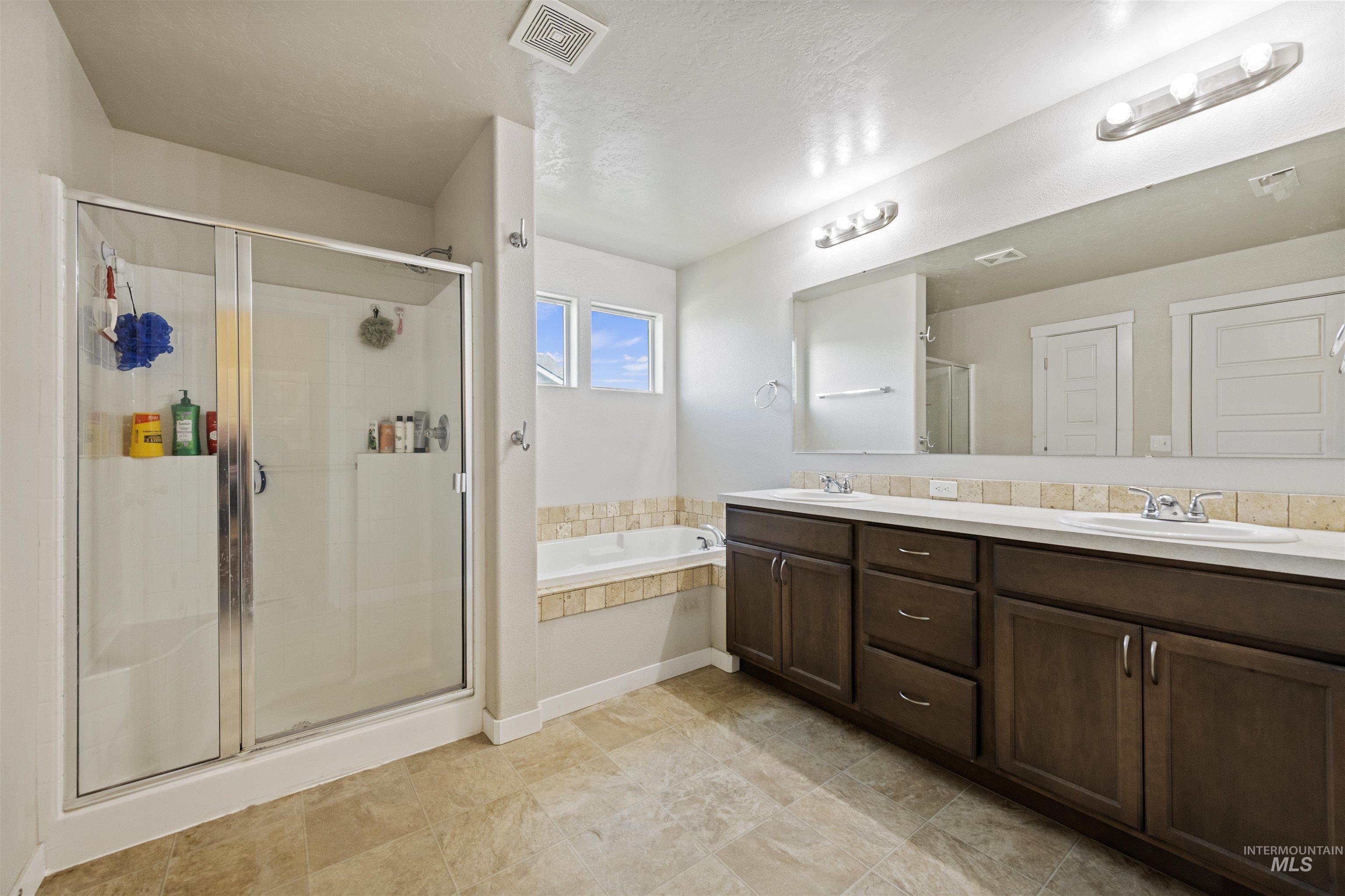 842 N Center Way Property Photo 19