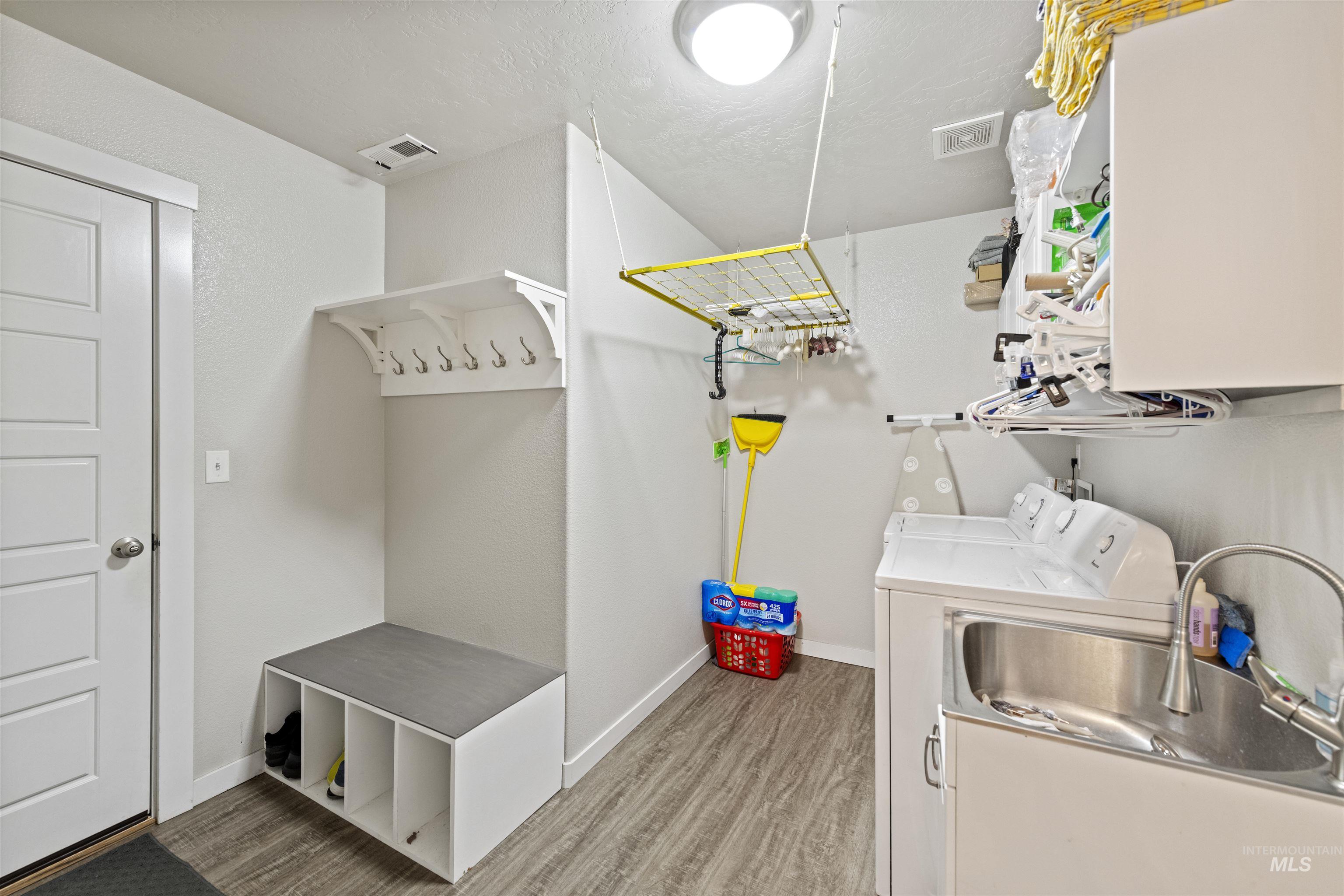 842 N Center Way Property Photo 24