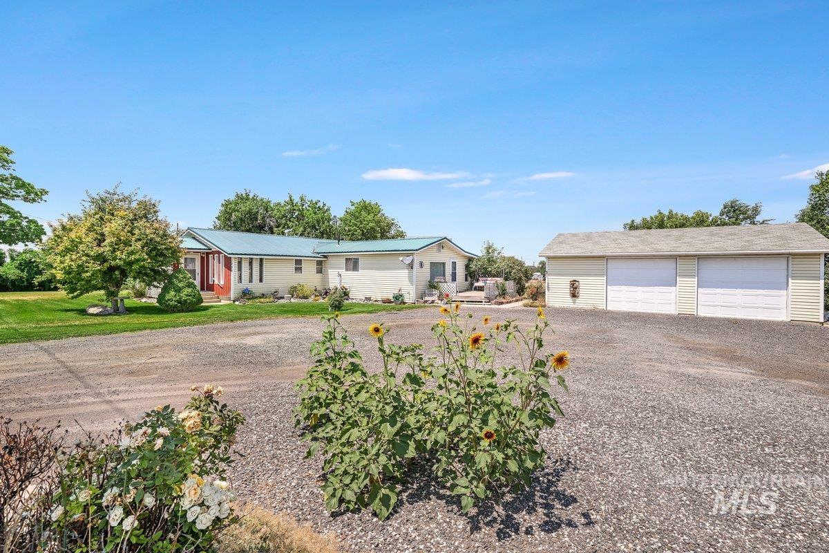 1202 Burley Ave. Property Photo 4