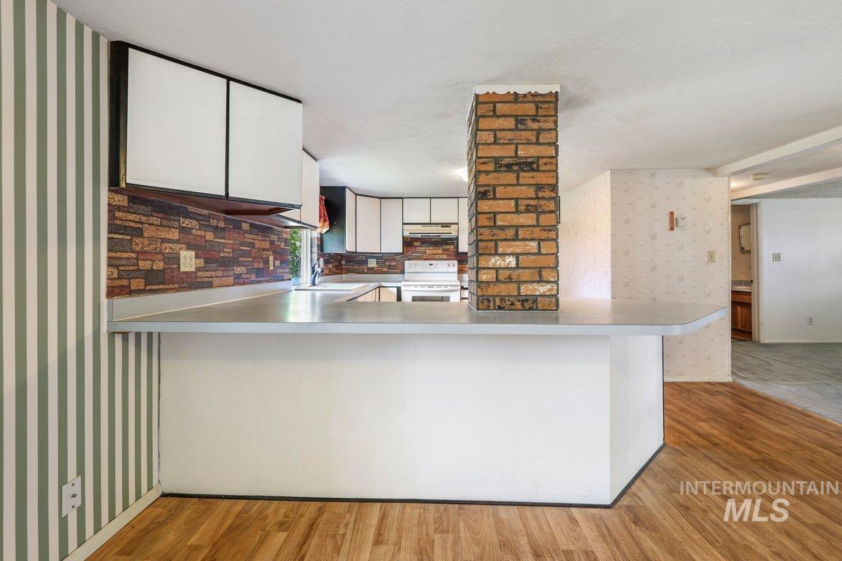 1202 Burley Ave. Property Photo 8