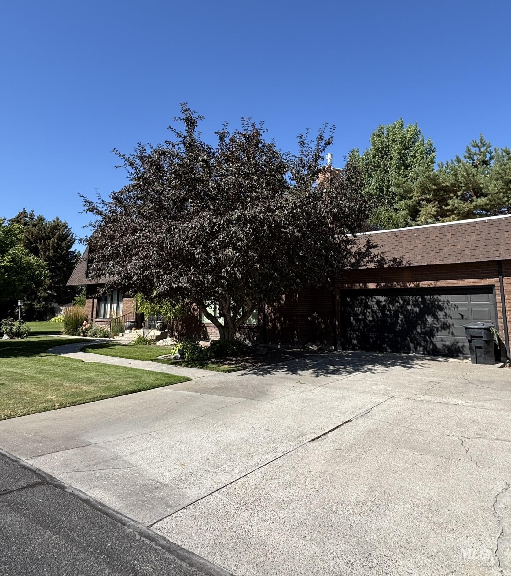 2140 Daven Place Property Photo 4