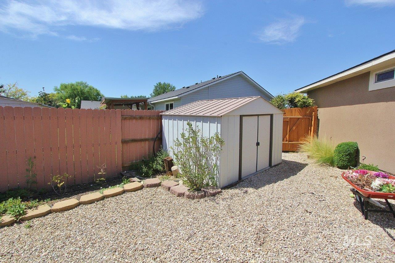 11683 W Aldershot St Property Photo 8