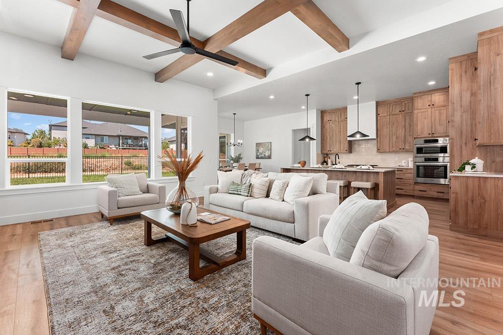 3542 W Retreat St Property Photo 4