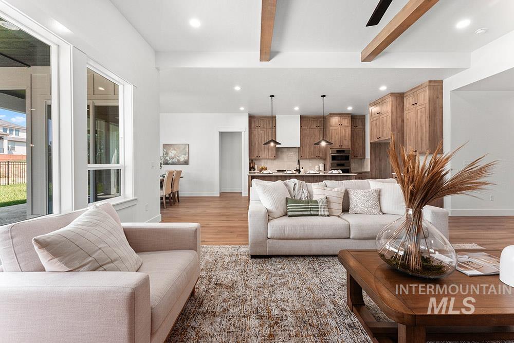 3542 W Retreat St Property Photo 5