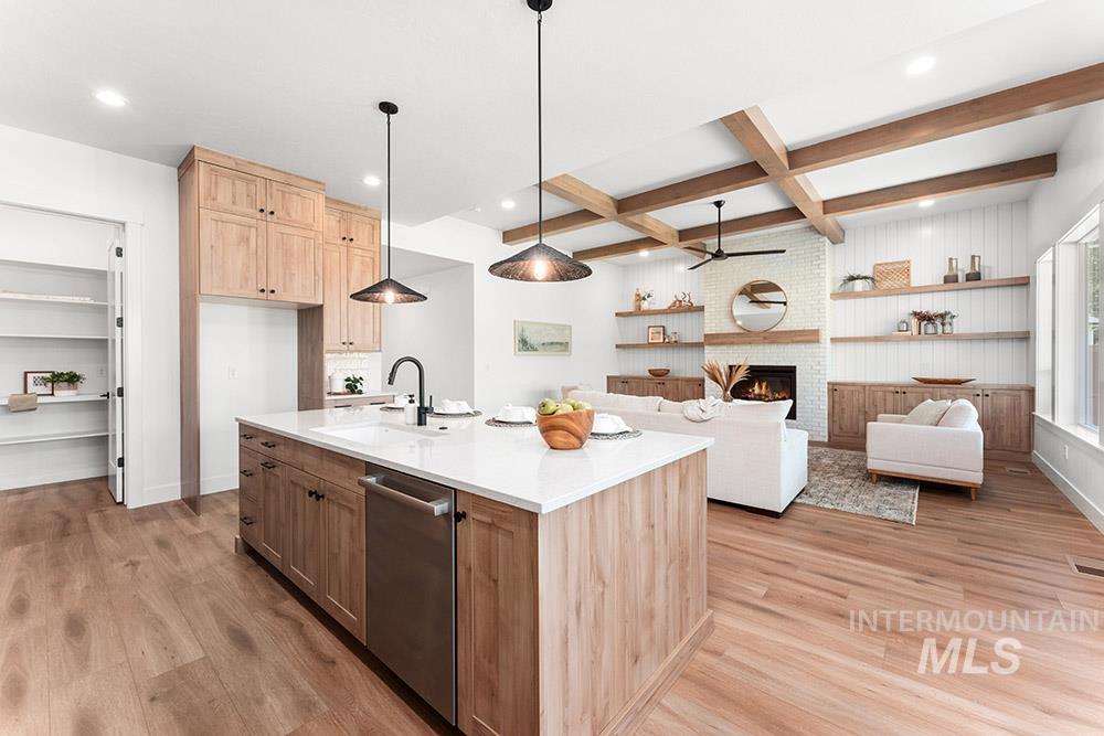 3542 W Retreat St Property Photo 6