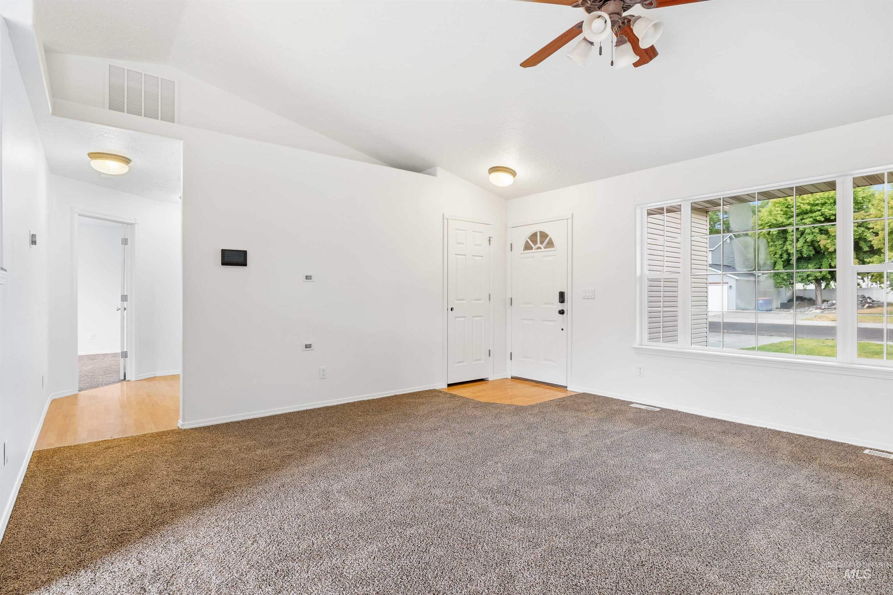 437 Hunter Ave Property Photo 6