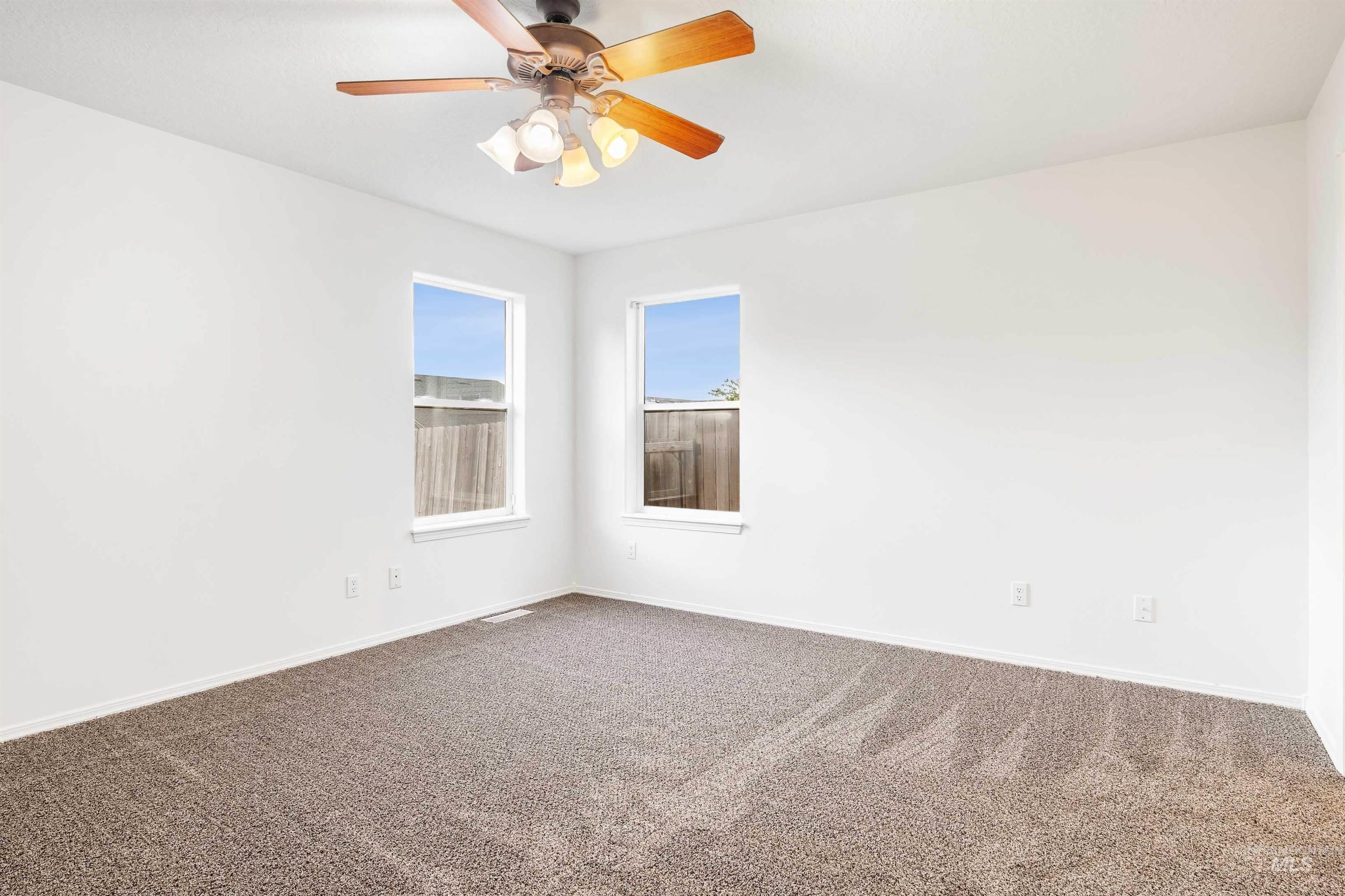 437 Hunter Ave Property Photo 11