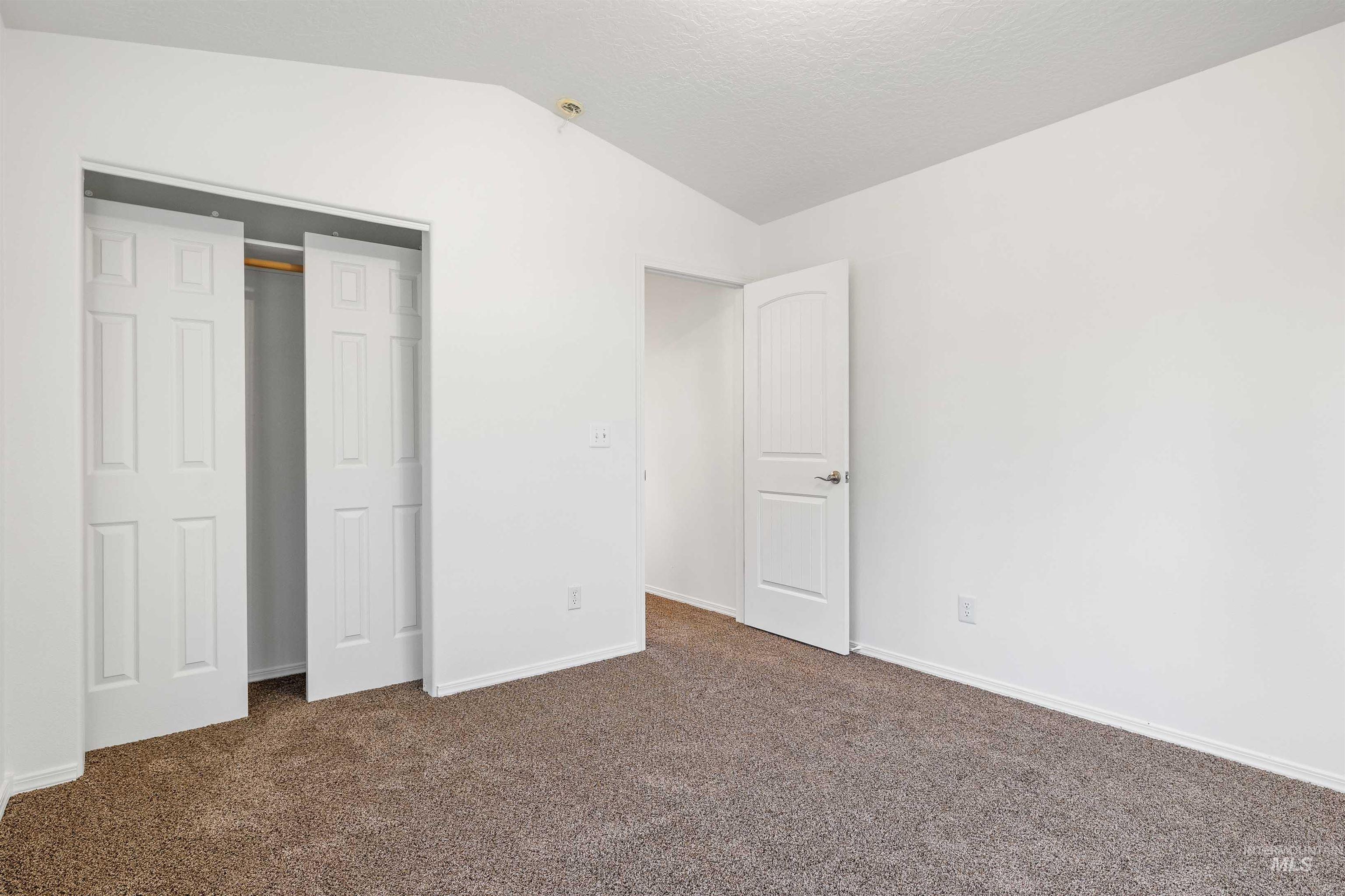 437 Hunter Ave Property Photo 18