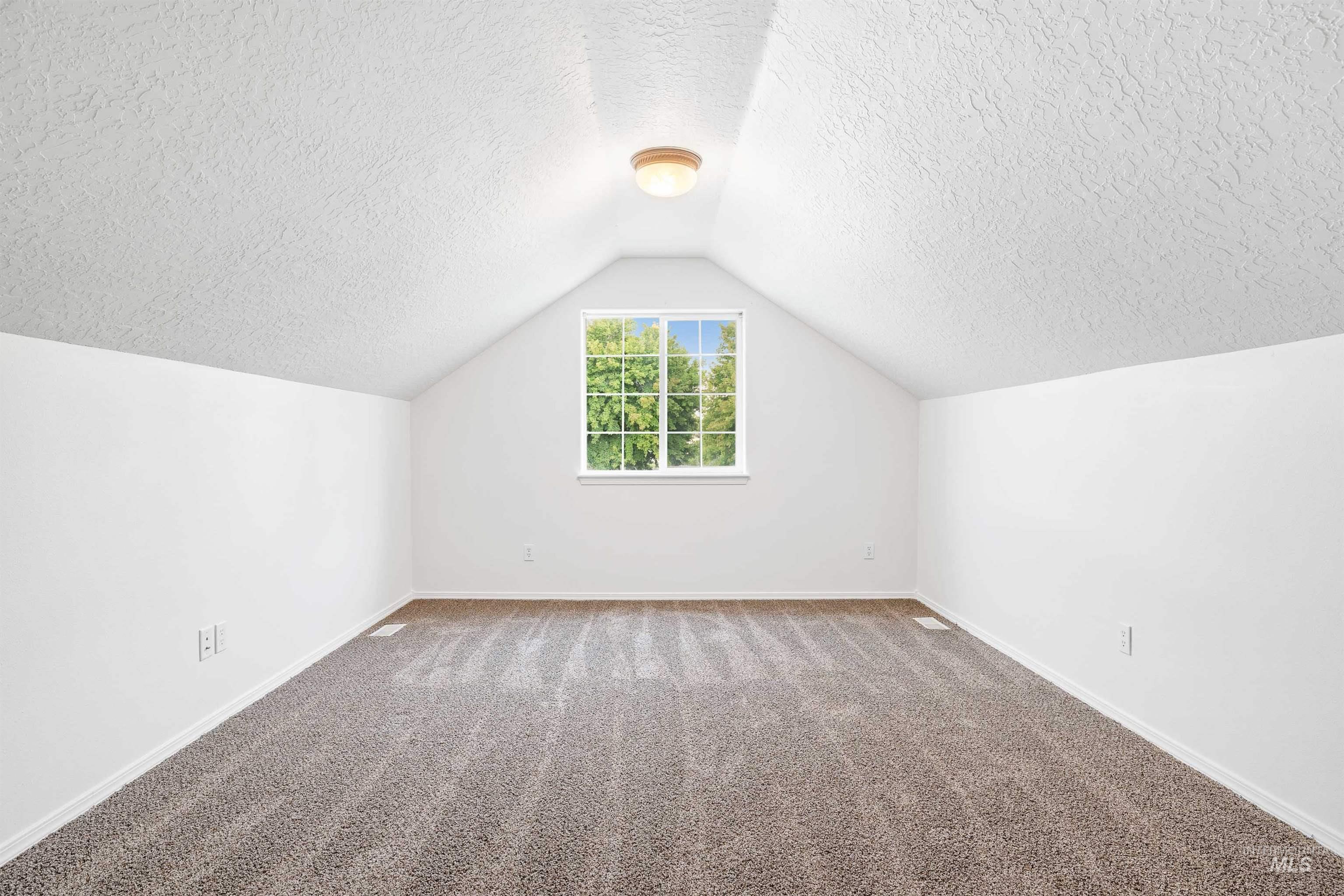 437 Hunter Ave Property Photo 19