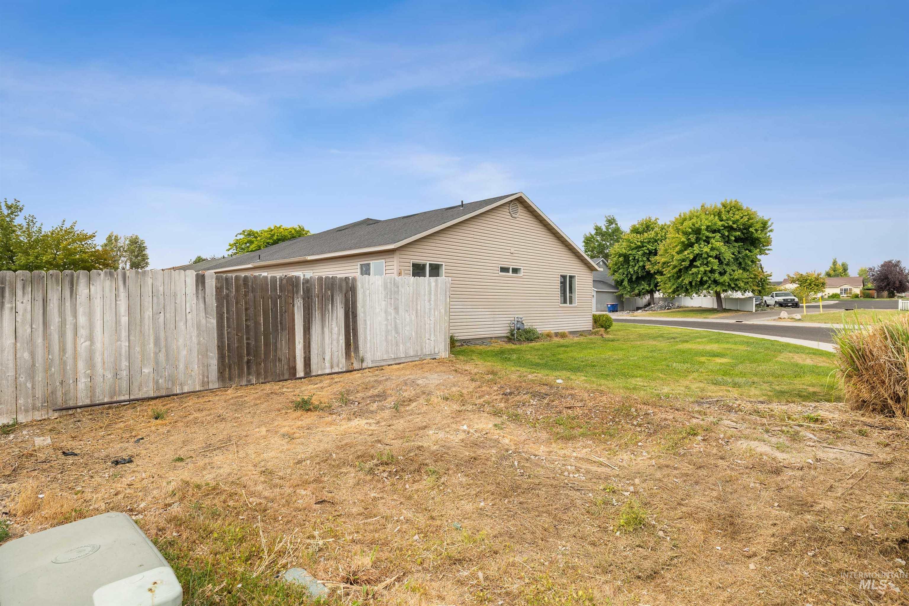 437 Hunter Ave Property Photo 23