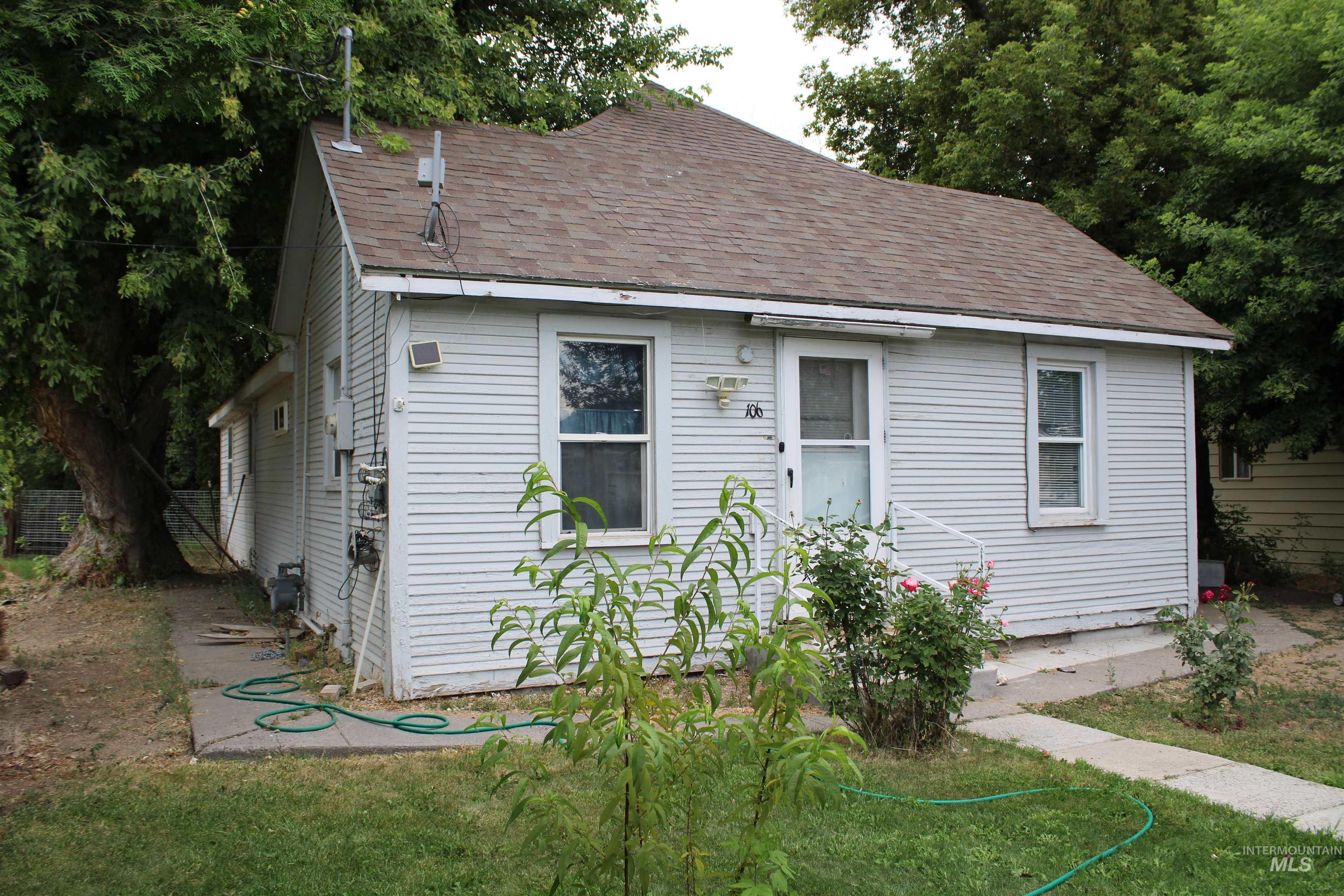 106 W 3rd St