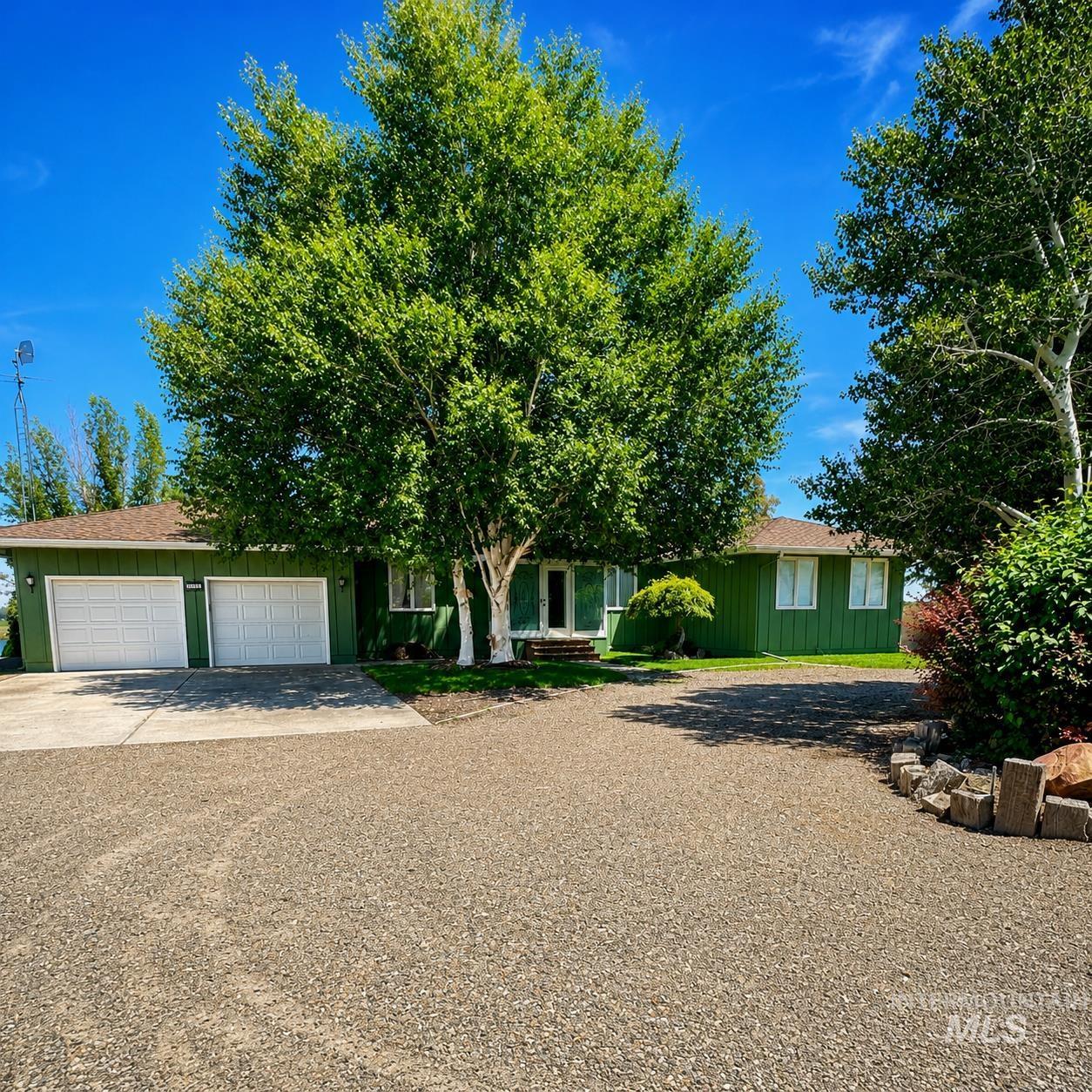 236 E Hwy 81 Property Photo 1
