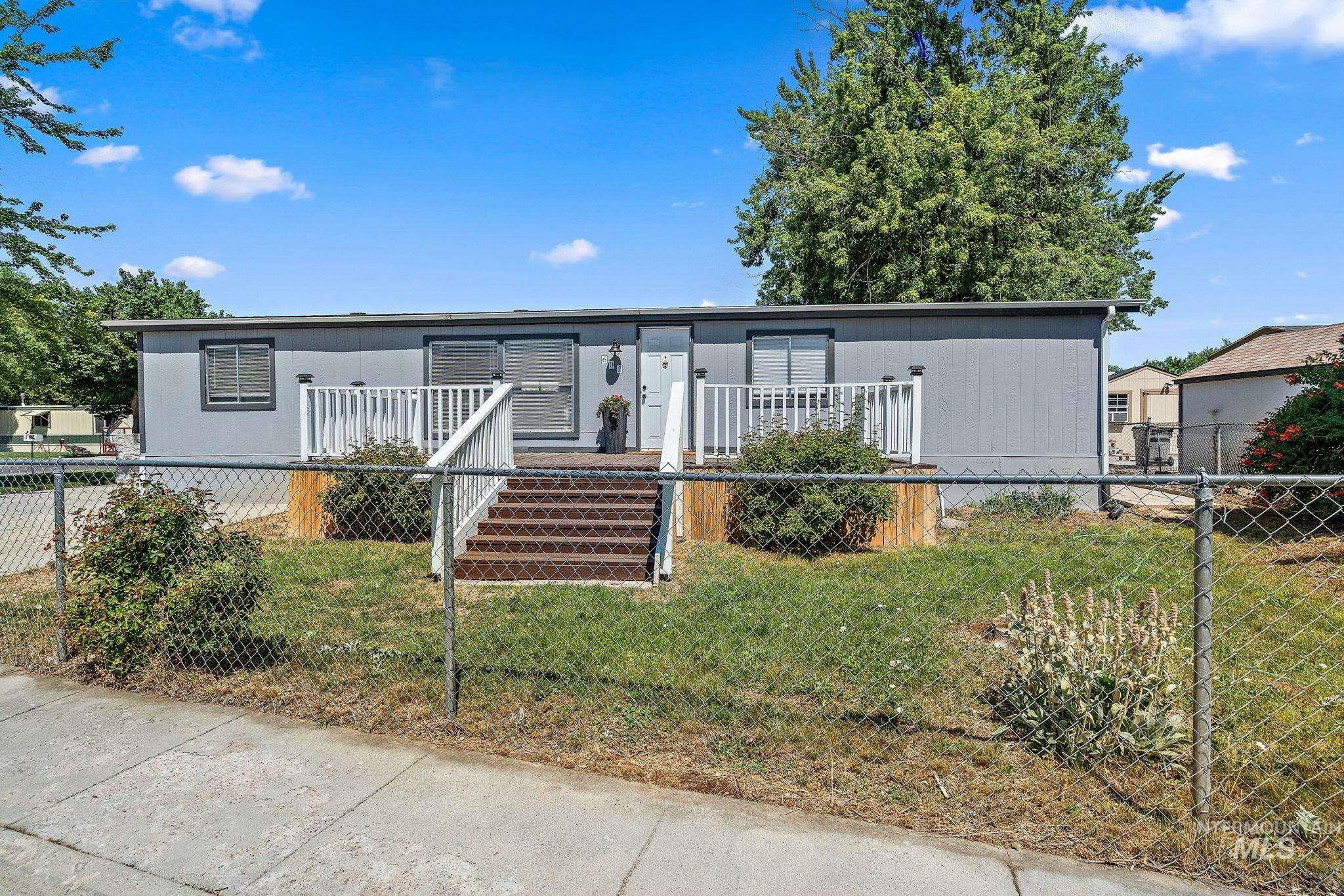 602 Empress Property Photo 1
