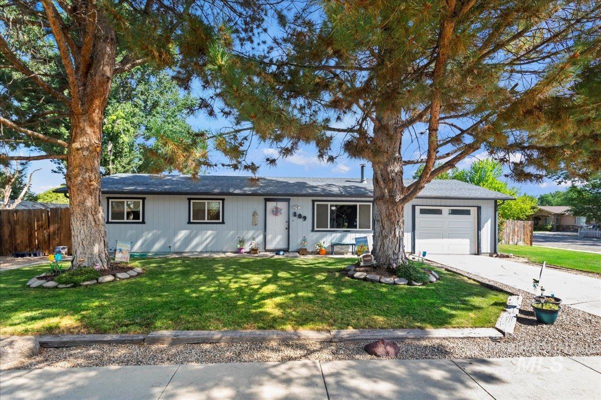 809 Hudson Property Photo 2