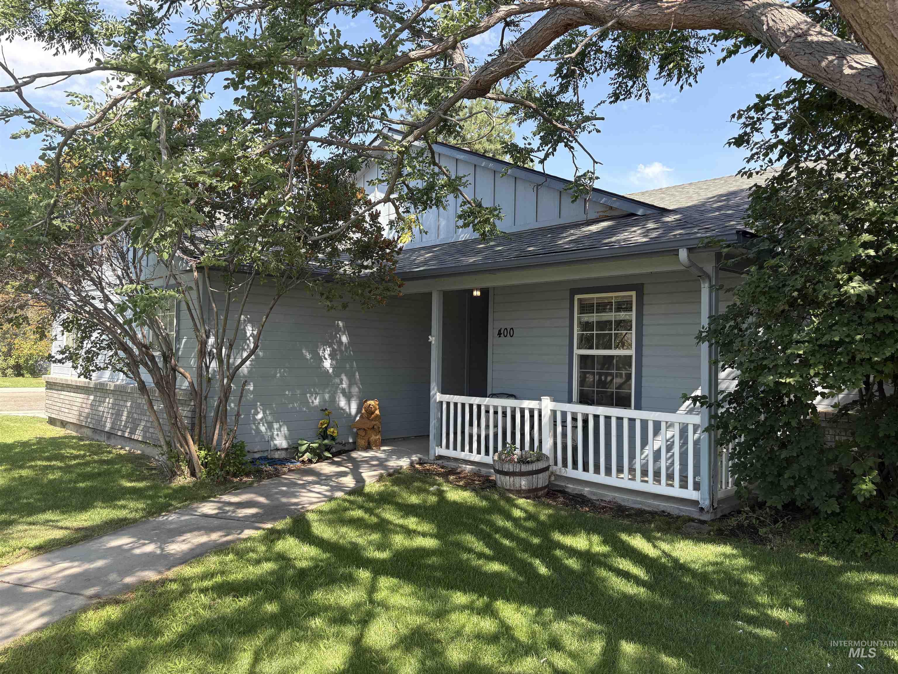 400 Farmall Way Property Photo 1
