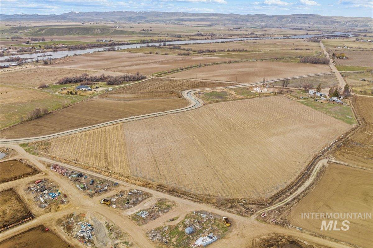 21488 Case Ln Property Photo 1