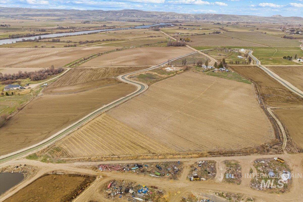 21488 Case Ln Property Photo 2