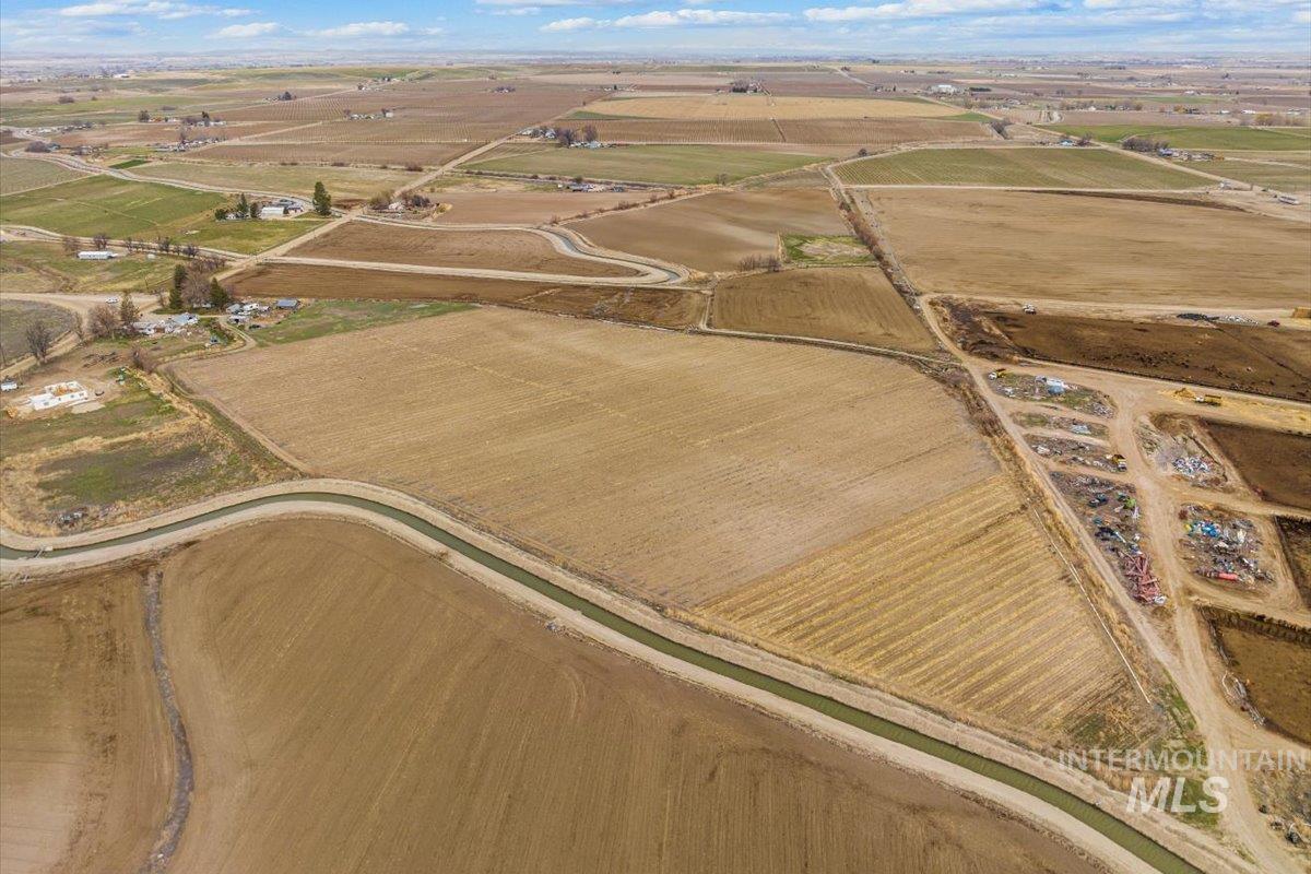 21488 Case Ln Property Photo 3