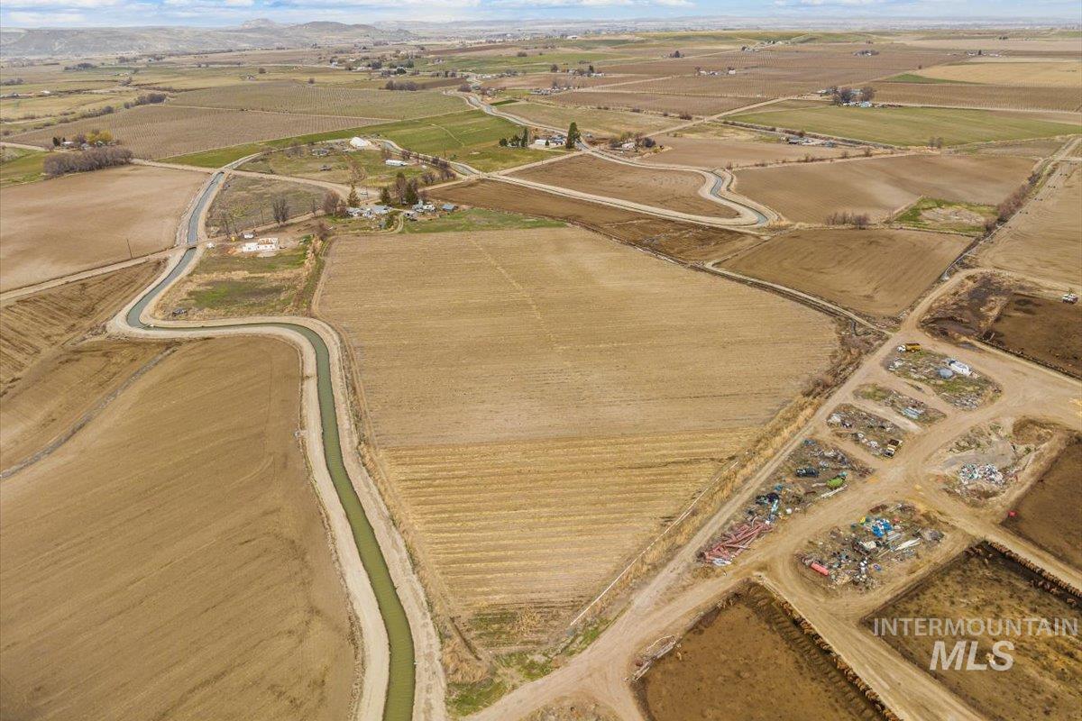 21488 Case Ln Property Photo 4