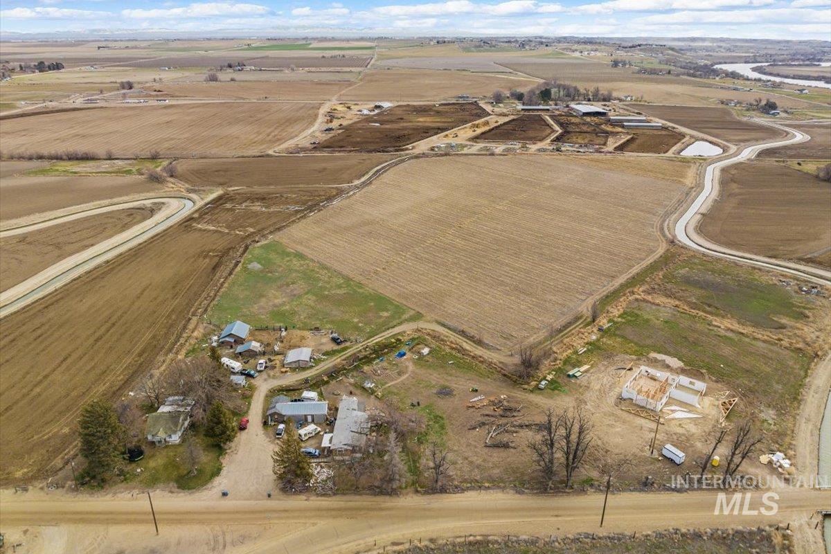 21488 Case Ln Property Photo 5