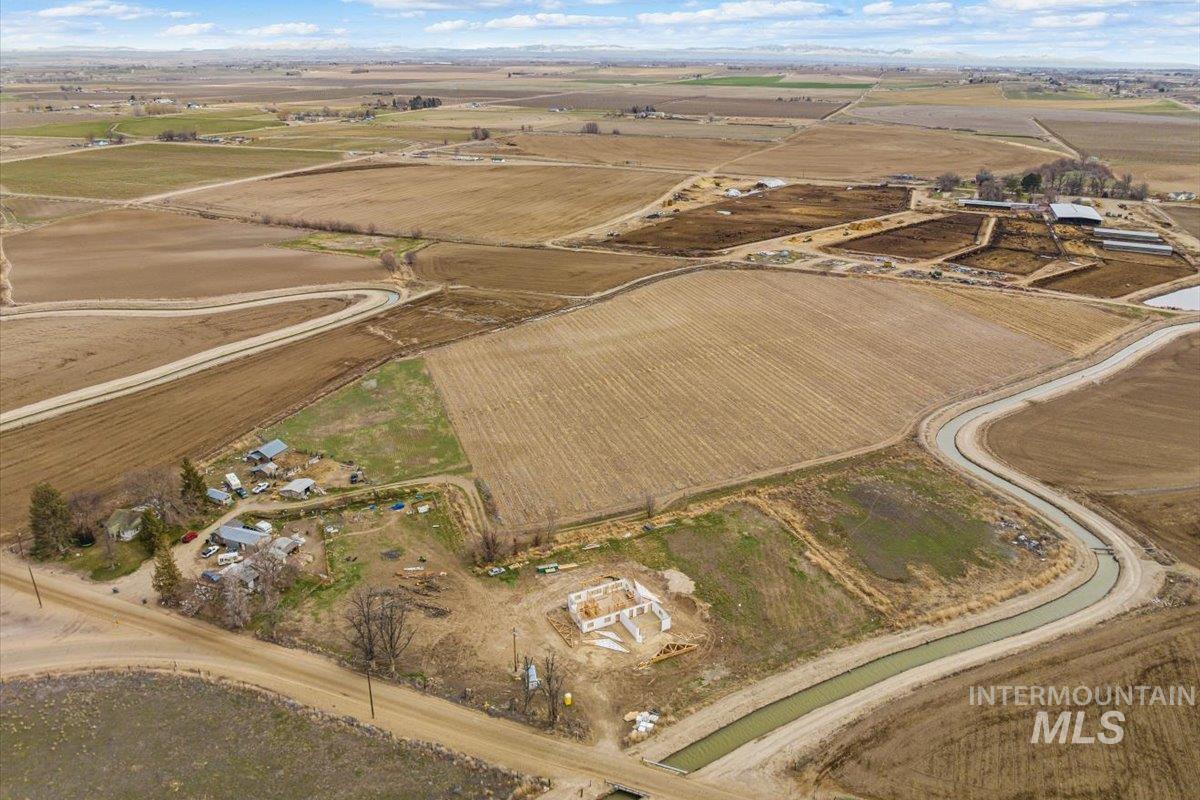 21488 Case Ln Property Photo 6