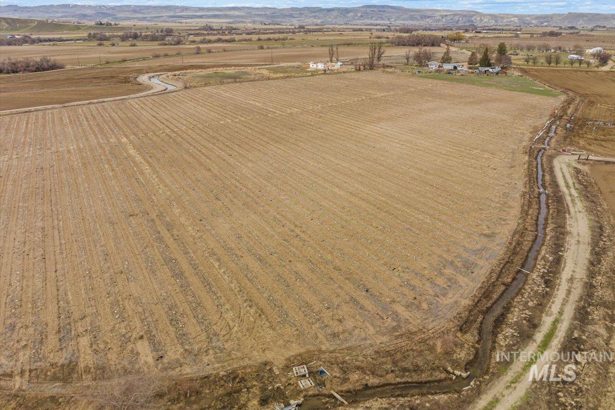 21488 Case Ln Property Photo 13