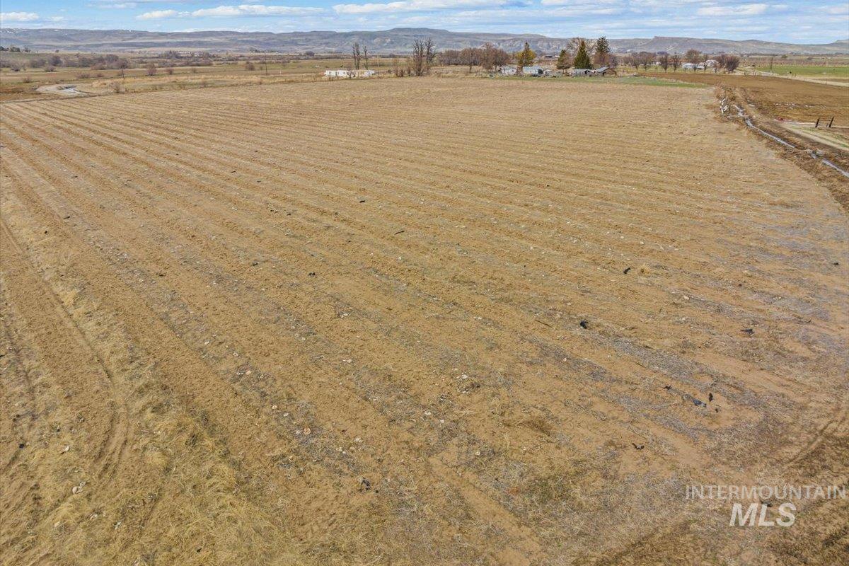 21488 Case Ln Property Photo 15