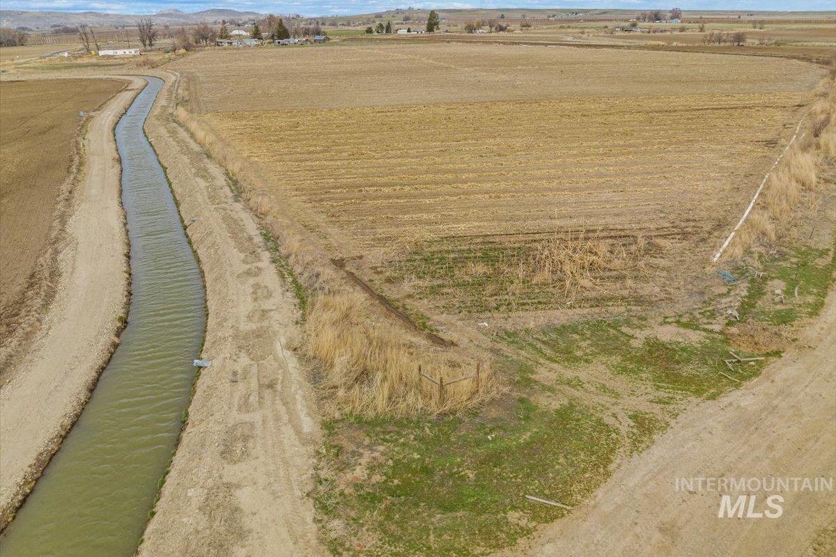 21488 Case Ln Property Photo 16