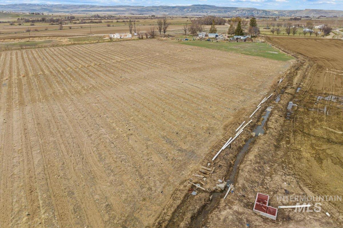 21488 Case Ln Property Photo 17