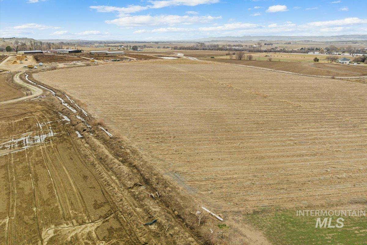 21488 Case Ln Property Photo 18