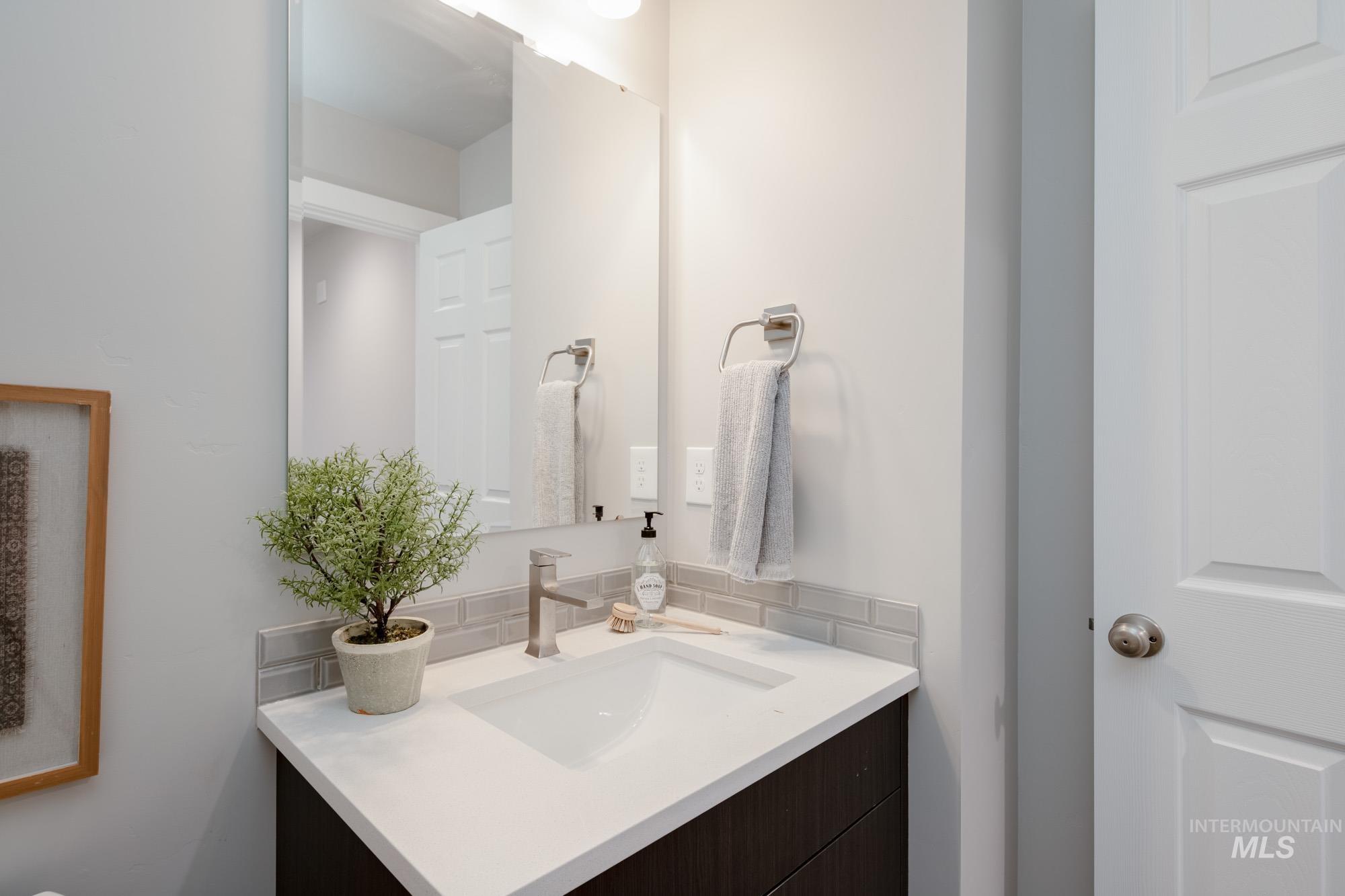 2731 E Valley Wind St Property Photo 5