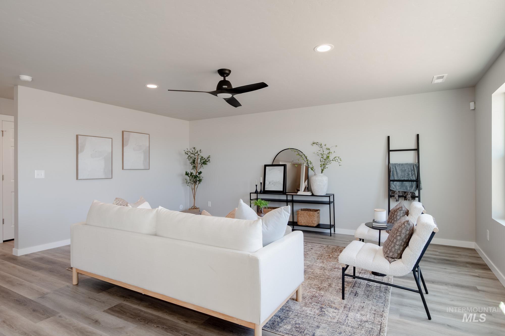 2731 E Valley Wind St Property Photo 7