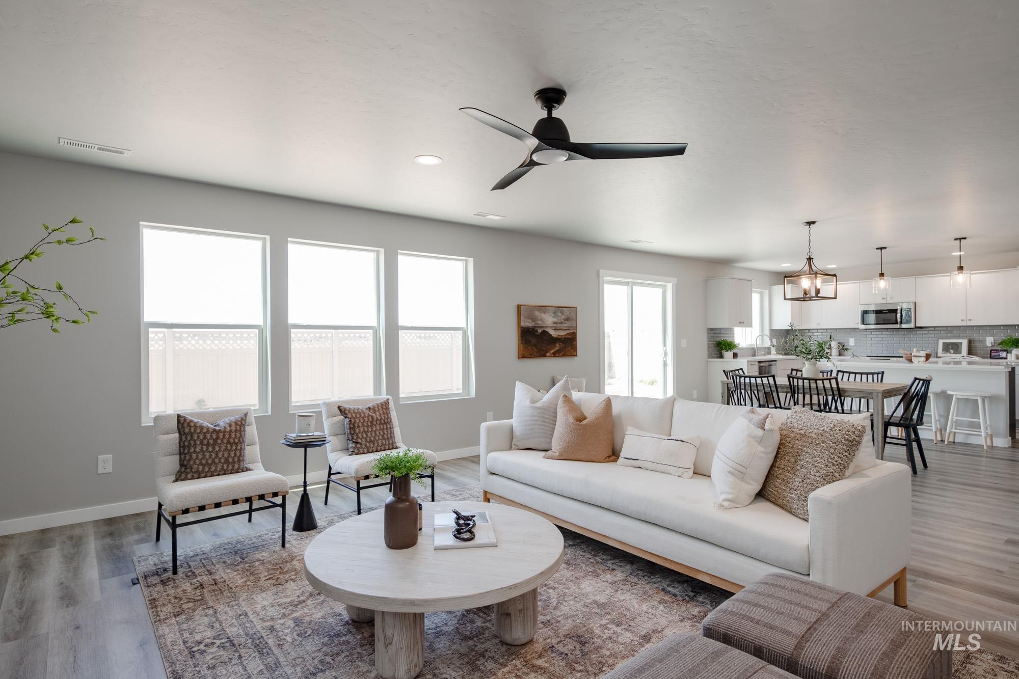 2731 E Valley Wind St Property Photo 8