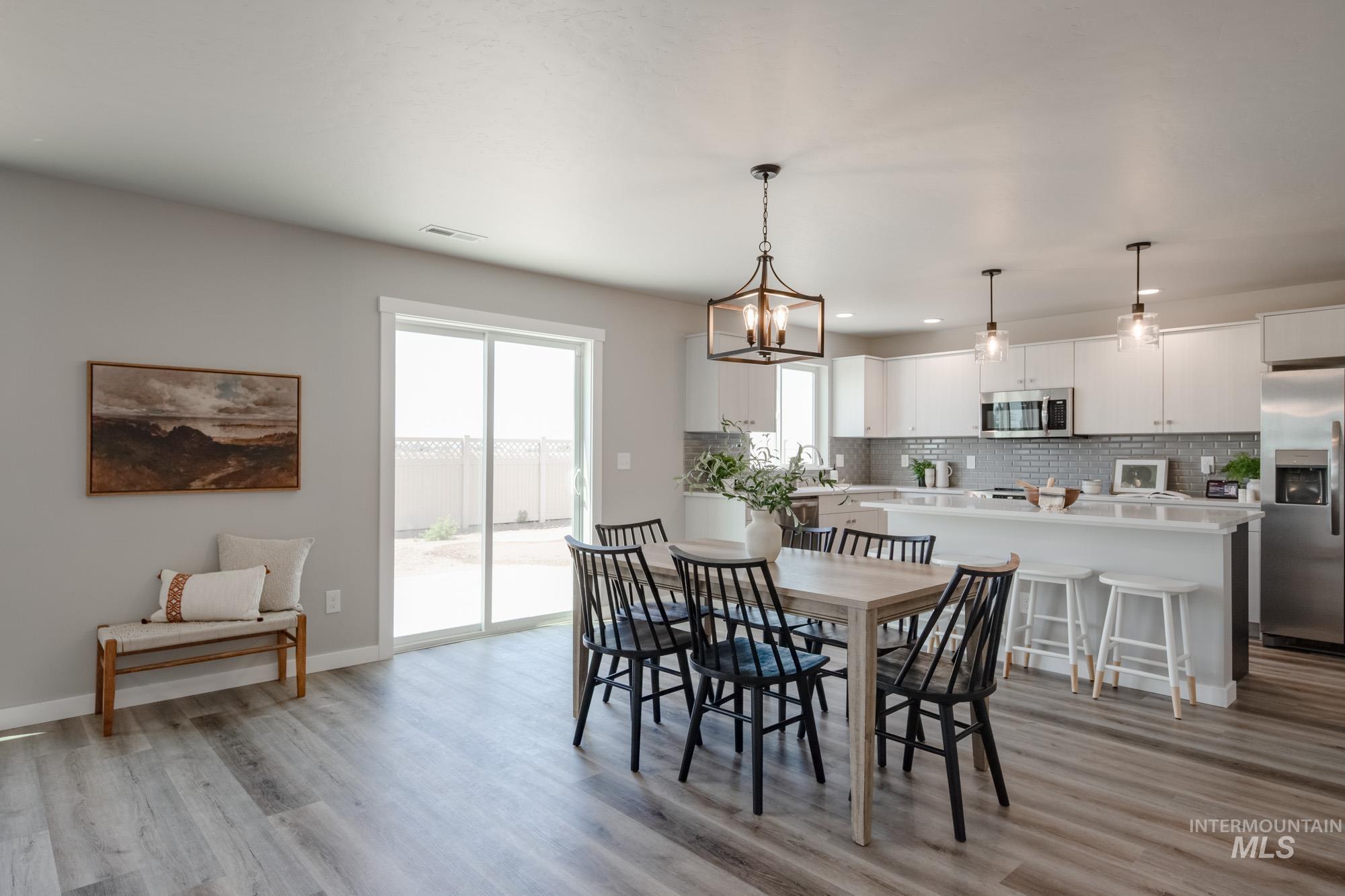 2731 E Valley Wind St Property Photo 9