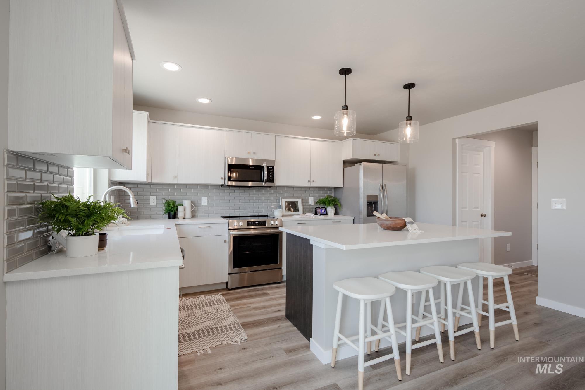 2731 E Valley Wind St Property Photo 12