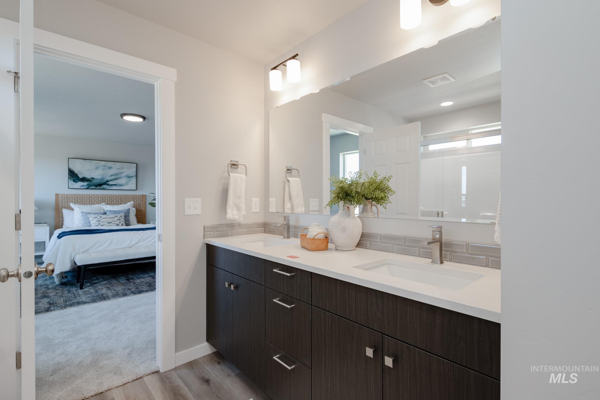 2731 E Valley Wind St Property Photo 23