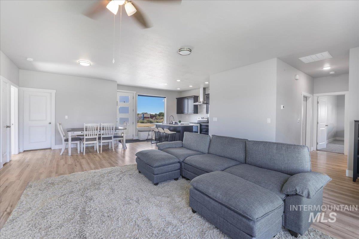 218 E 450 S Property Photo 10