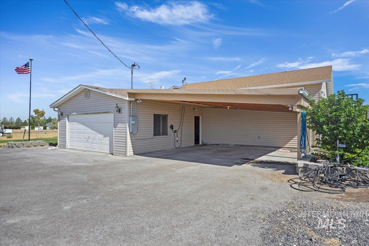 2918 N 2600 E Property Photo 4