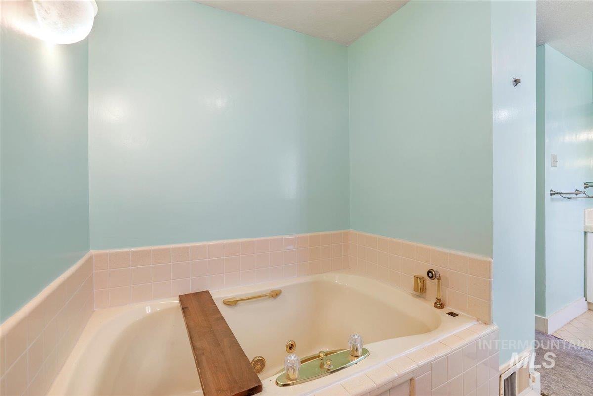 20276 Hwy 30 Property Photo 14