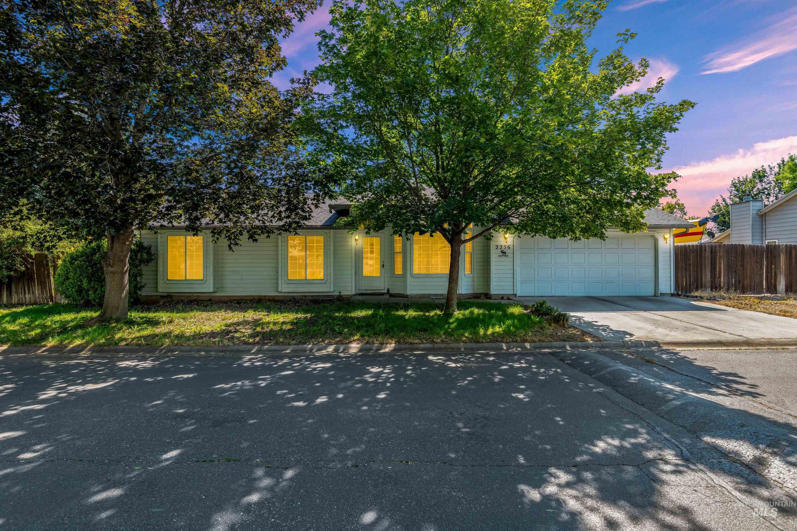 2256 N Pawnee Lane
