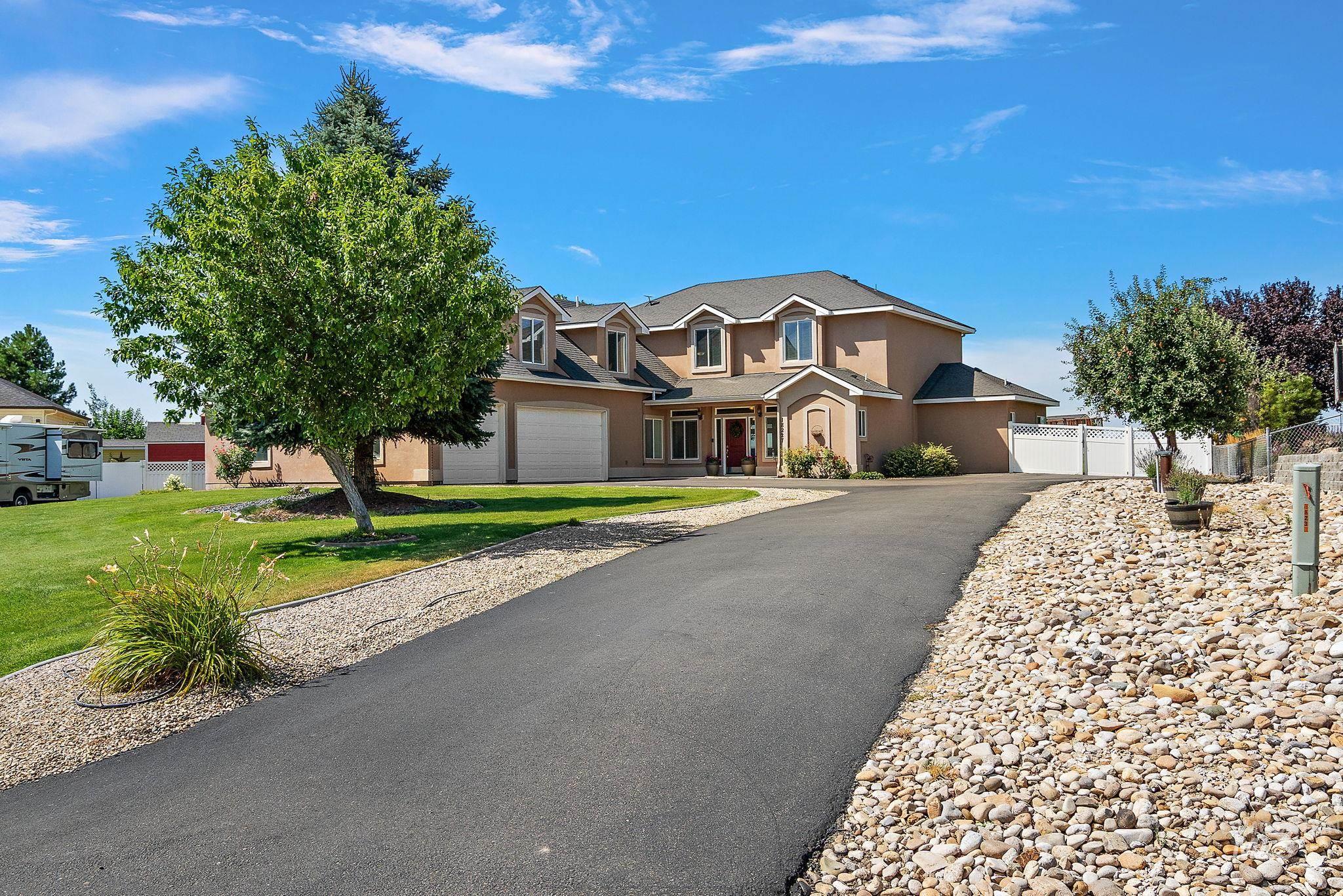 18227 Southlake Cir Property Photo 1