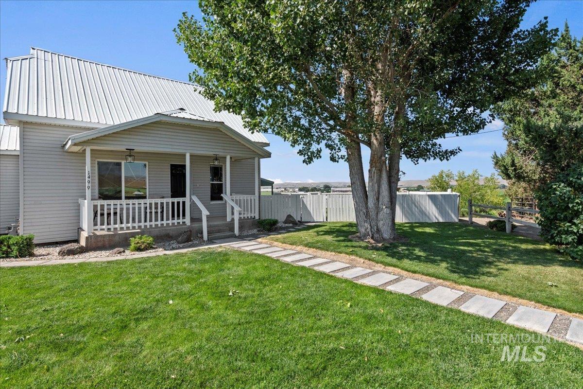 1499 Cove Rd Property Photo 1