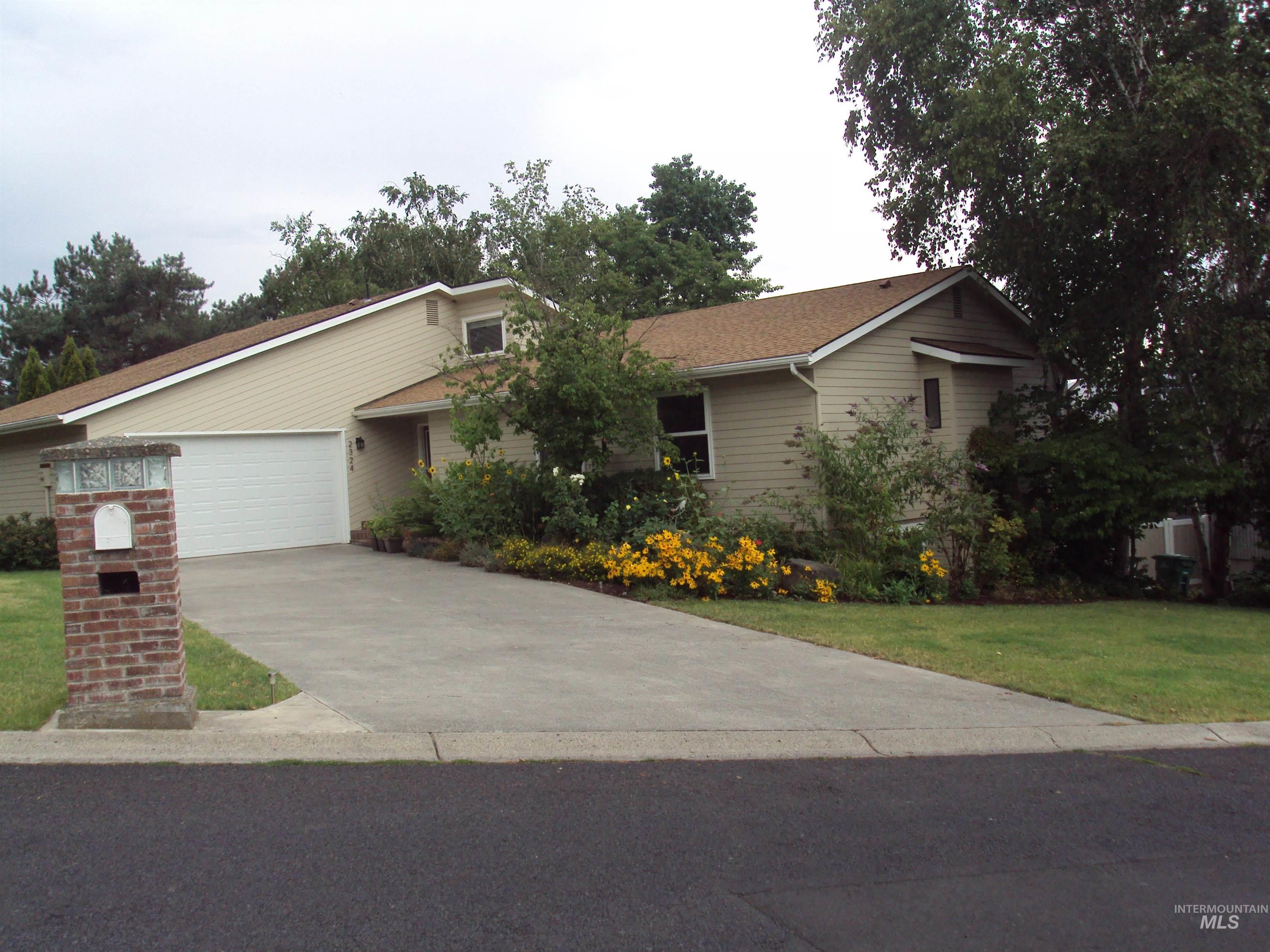 2324 15th Street Property Photo 1