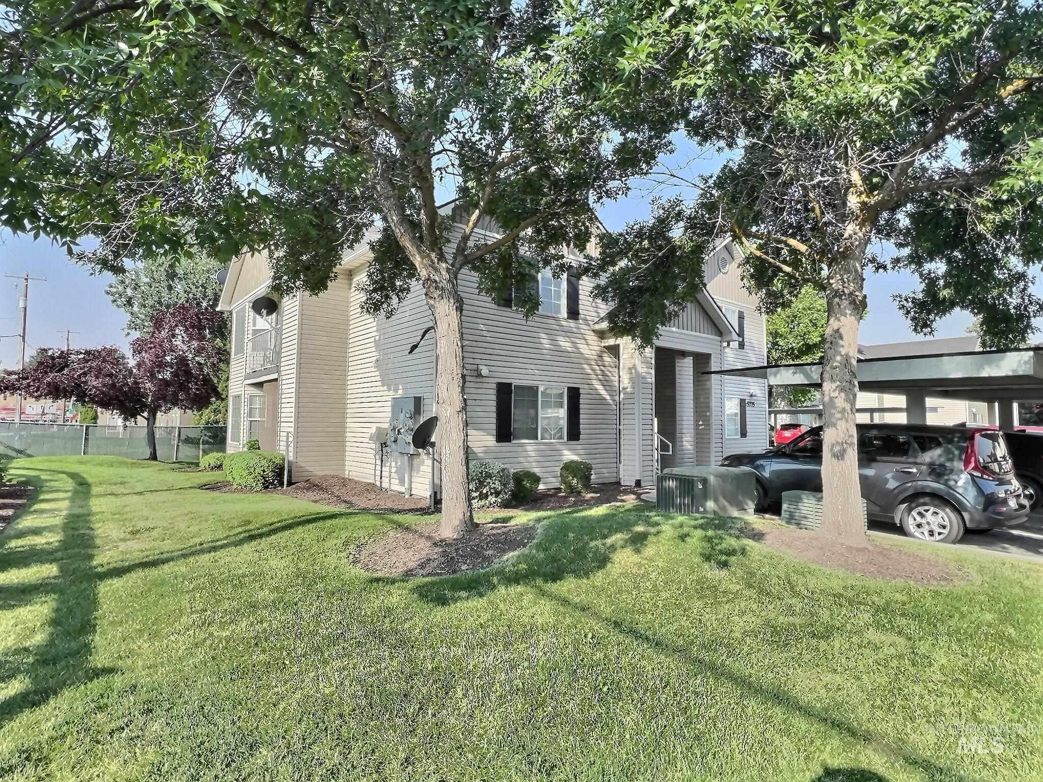 5775 N Garrett St Property Photo 1