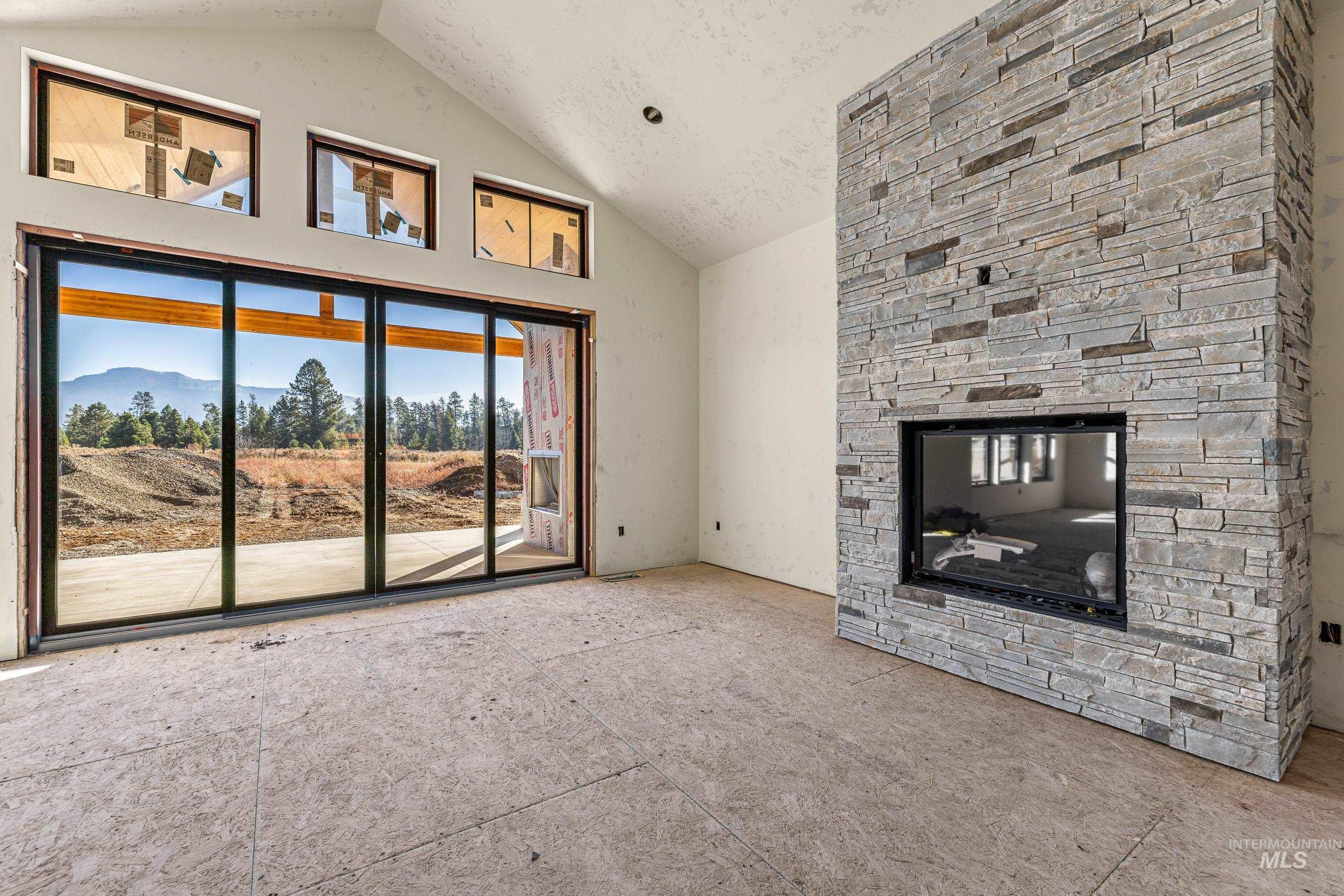 13910 Sky View Court Property Photo 5