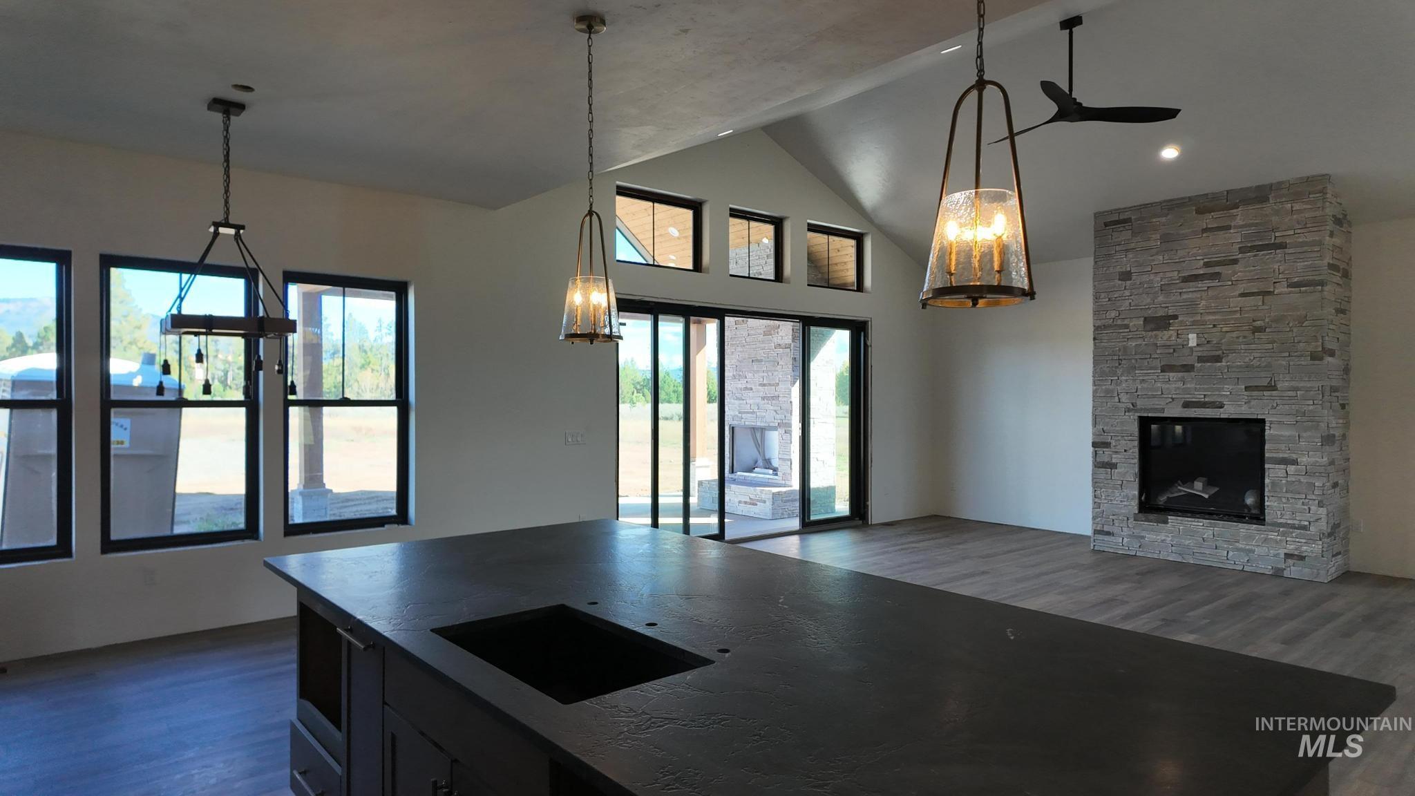 13910 Sky View Court Property Photo 12