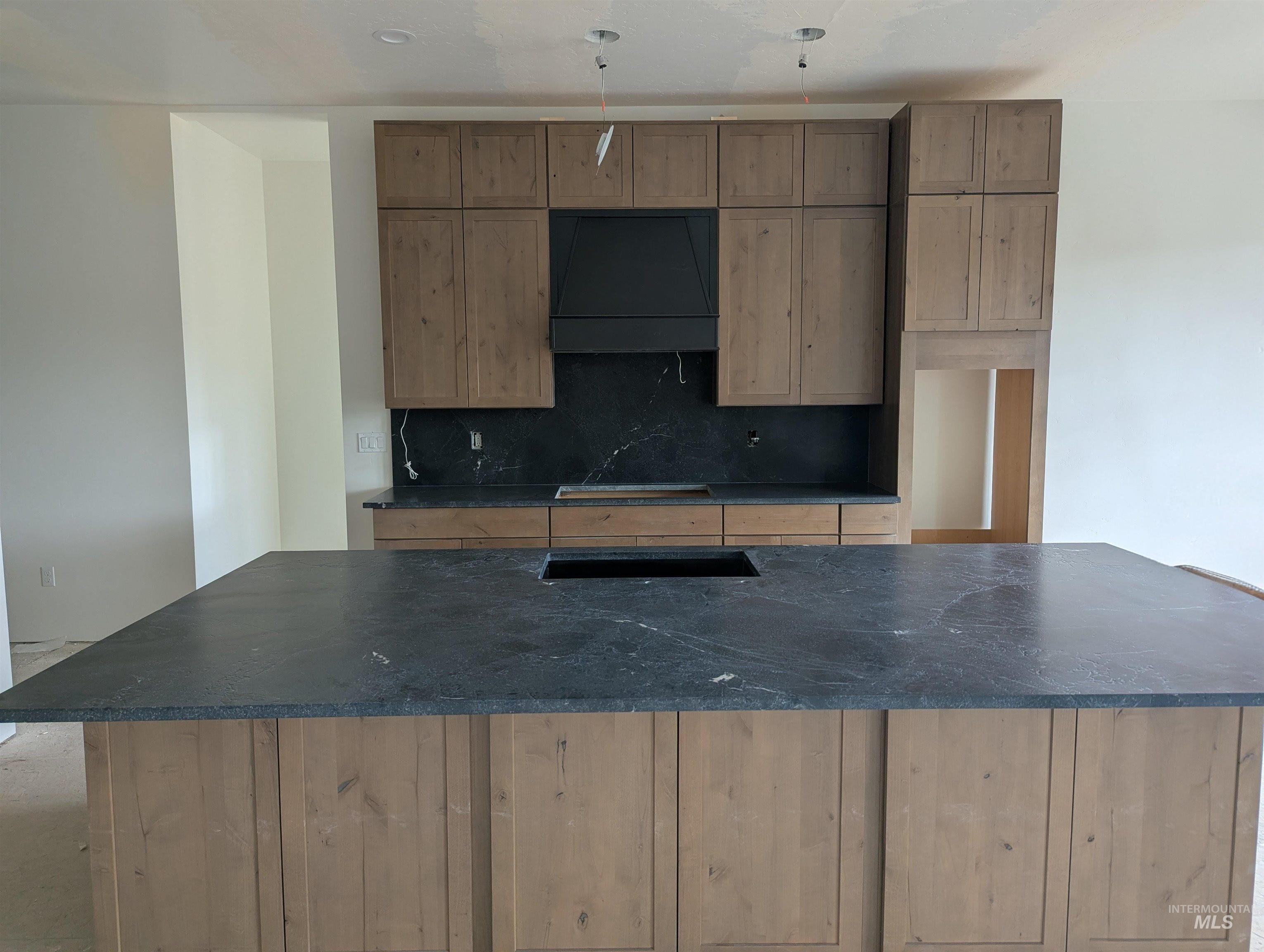 13910 Sky View Court Property Photo 41
