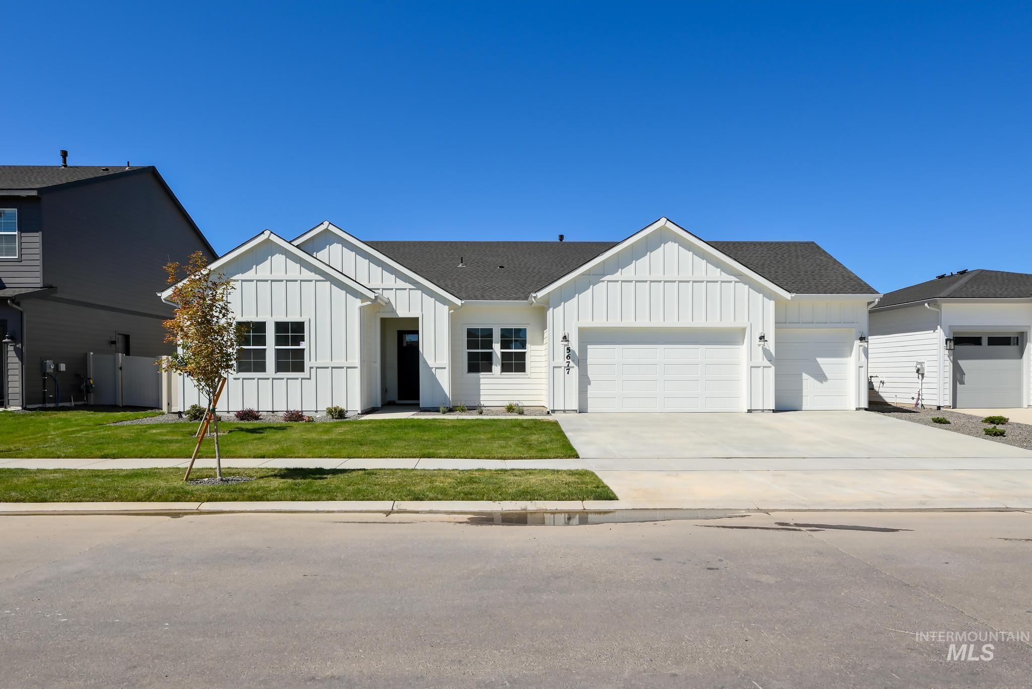 5677 N Christian Ave Property Photo 1