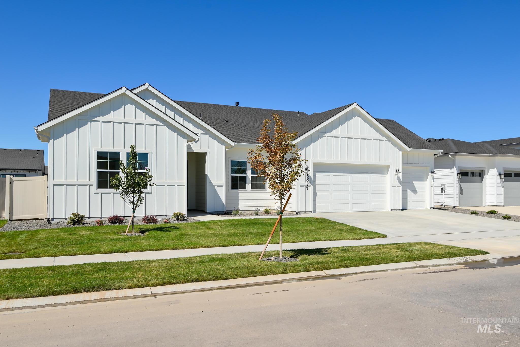 5677 N Christian Ave Property Photo 2