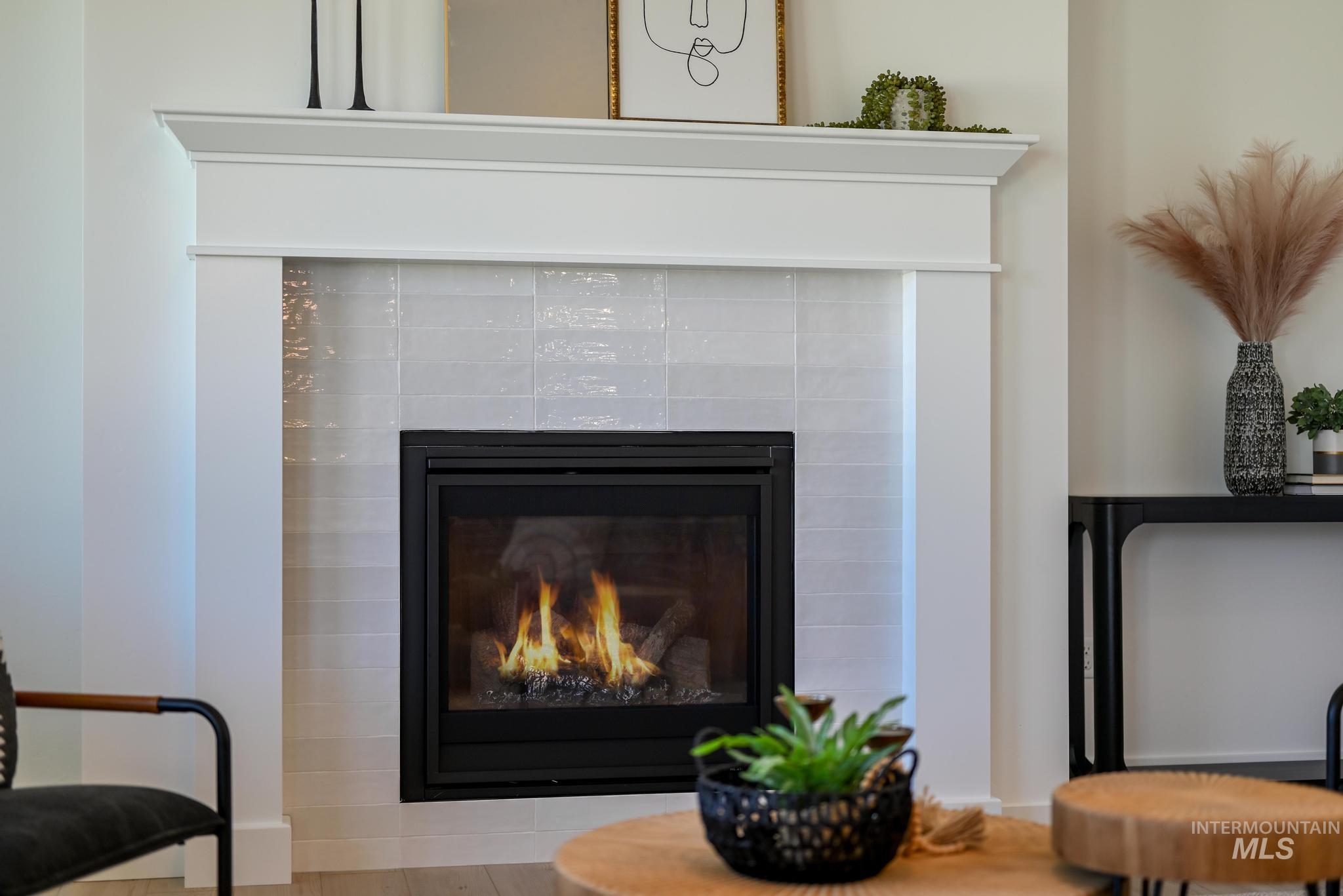 5677 N Christian Ave Property Photo 7